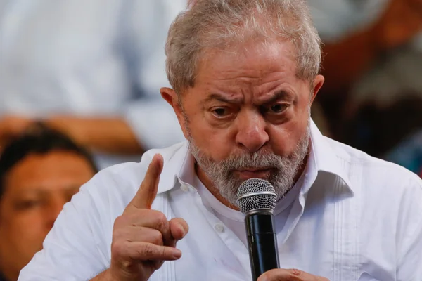 Ex-presidente Lula venceria primeiro turno se eleições fossem hoje