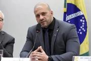 Daniel Silveira "mantém o patriotismo" na prisão, diz Magno Malta