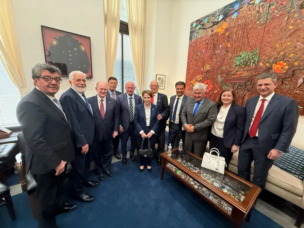 Nos EUA, senadores dizem que Brasil pode ter “crise pior” em 90 dias