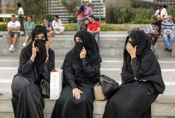 Escritora publica primeiro guia de sexo para mulheres muçulmanas