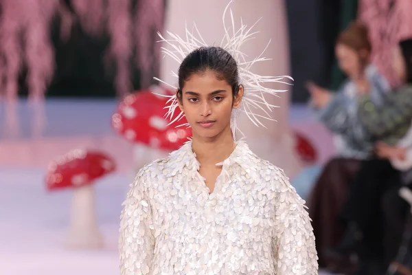 Bhavitha Mandava a primeira embaixadora indiana da Chanel - metrópoles