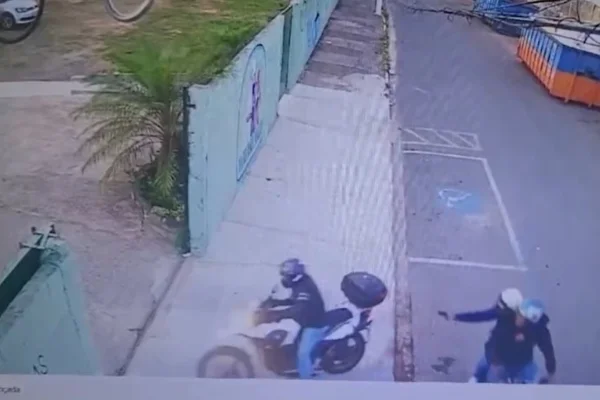 Captura de câmera de segurança que mostrou professor sendo morto a tiros em Sumaré. - Metrópoles