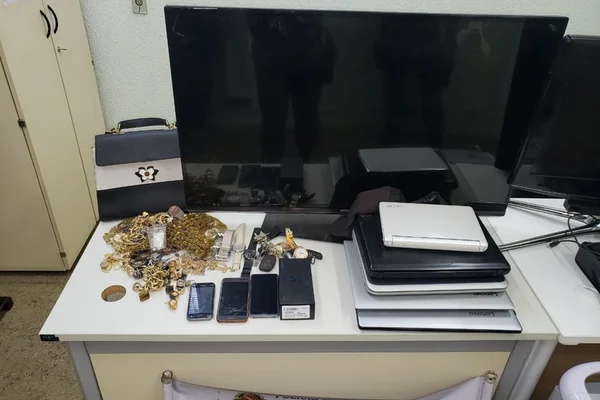 Bandidos fazem moradores reféns durante assalto no Lago Norte