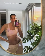 Joana Sanz faz selfie no espelho pouco mais de 20 dias após o parto do primeiro filho Joana Sanz faz selfie no espelho pouco mais de 20 dias após o parto do primeiro filho