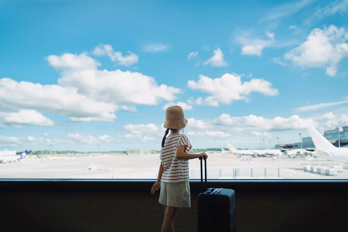 Férias de julho: documentos obrigatórios para viajar com crianças e adolescentes evitam contratempos no embarque