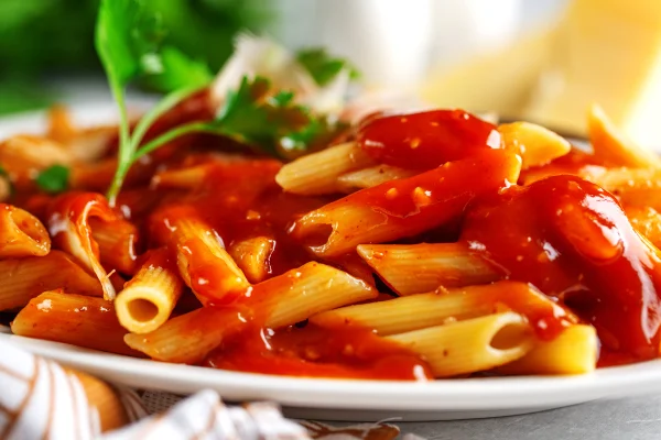 macarrão ao molho sugo