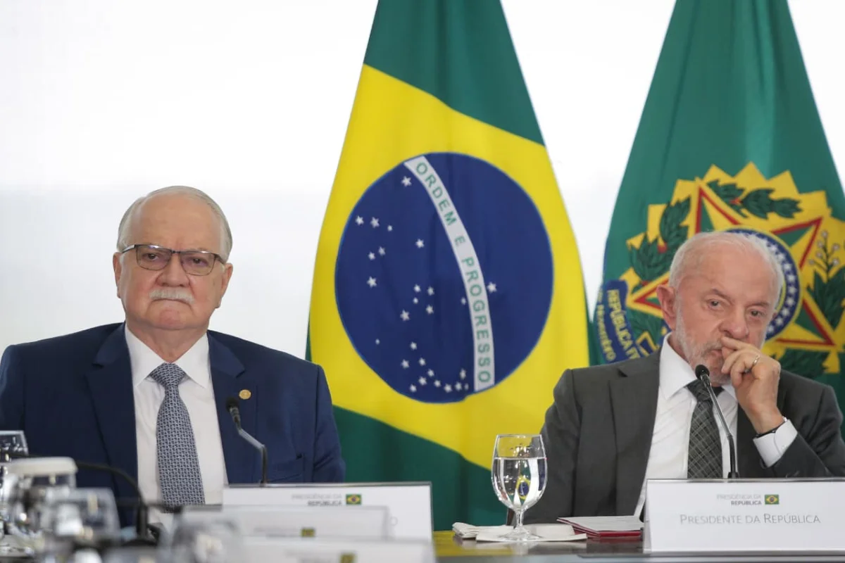 O presidente do STF Edson Fachin e o presidente Lula falam sobre reforma no judiciário O presidente do STF Edson Fachin e o presidente Lula falam sobre reforma no judiciário