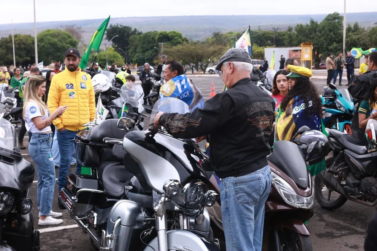 A concentração da “Motociata da Liberdade” reúne apoiadores da governadora do Distrito Federal e candidata à reeleição, Celina Leão (PP), na manhã deste sábado (3), na Granja do Torto.
Local: Granja do Torto, Brasília (DF) A concentração da “Motociata da Liberdade” reúne apoiadores da governadora do Distrito Federal e candidata à reeleição, Celina Leão (PP), na manhã deste sábado (3), na Granja do Torto.
Local: Granja do Torto, Brasília (DF)