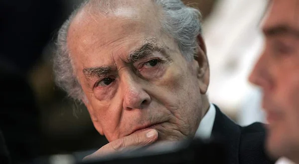 Dilma altera lei e declara Brizola como “herói da pátria”