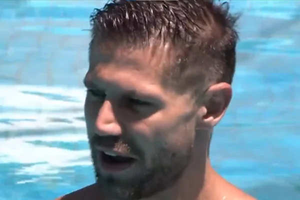 Jonas desabafa sobre nude vazado e nega ser só “um corpo bonito”