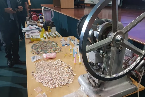 Laboratório dos “Barões dos Sintéticos” é fechado pela PCDF. Vídeos