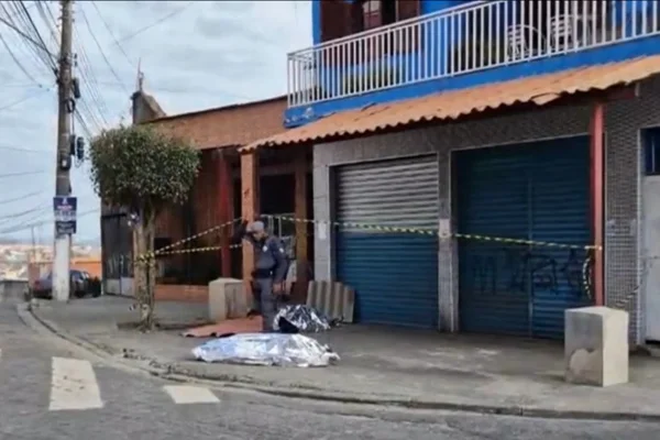 Imagem colorida de casa que foi roubada em SP