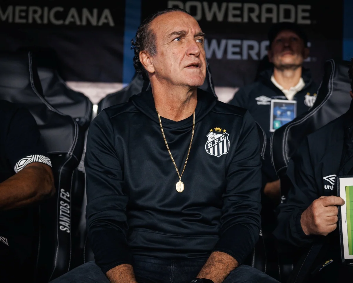 Cuca no banco de reservas em jogo do Santos na Copa Sul-Americana Cuca no banco de reservas em jogo do Santos na Copa Sul-Americana