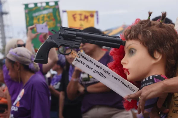 Manifestação contra o feminicídio - Metrópoles