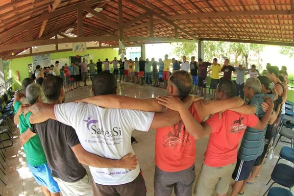 Digão, dos Raimundos, e Natiruts se unem para ajudar a ONG Salve a Si