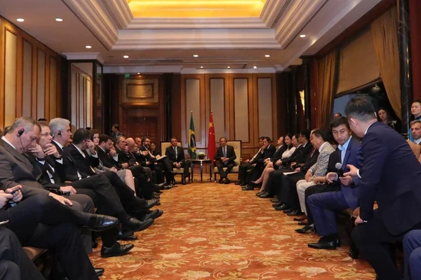 Bolsonaro confirma fim da necessidade de vistos para chineses