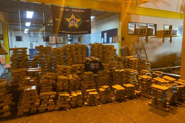 Polícia apreende duas toneladas de maconha no Rio de Janeiro
