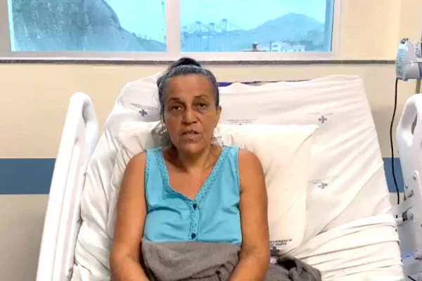 Vídeo: professora que levou 7 tiros em escola de Aracruz recebe alta