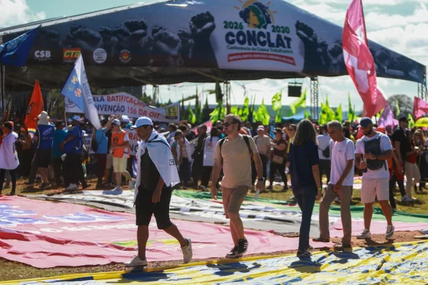 PEC do fim da escala 6×1 pode abrir caminho para jornada 4×3; entenda