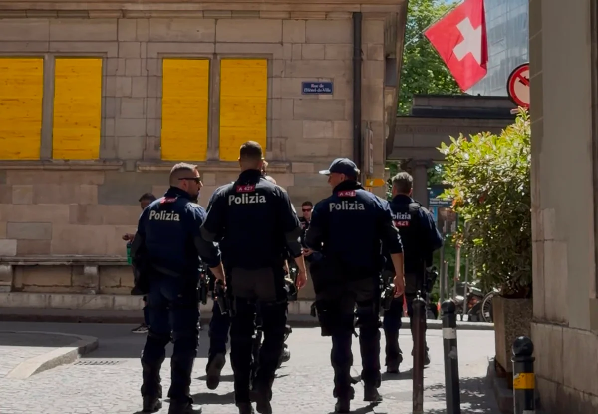 Polícia de Genebra, na Suíça, às véspera da cúpula do G7 na França Polícia de Genebra, na Suíça, às véspera da cúpula do G7 na França