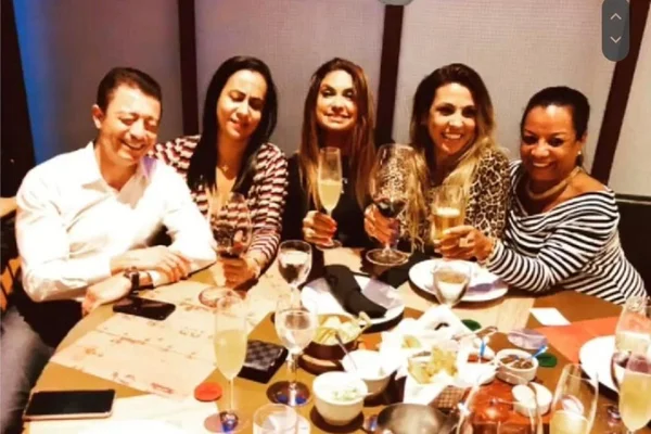 Presa com R$ 1,8 mi, delegada é amiga de juízes e promotores do RJ