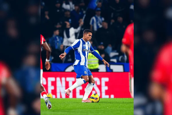 Thiago Silva estreou pelo Porto diante do Benfica