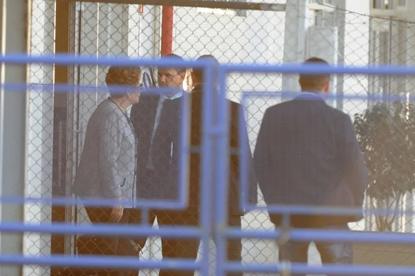 Dilma desembarca em Curitiba para interrogatório de Lula