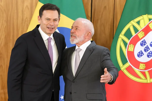O presidente Luiz Inácio Lula da Silva e o primeiro-ministro português, Luís Montenegro
