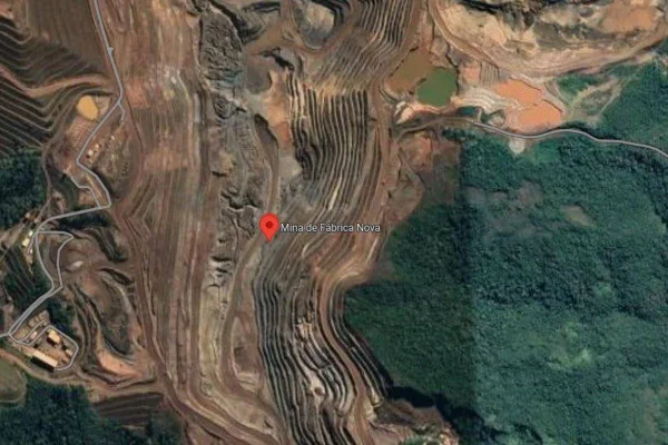 mina de fabrica nova, da vale, em mariana, pelo google street view