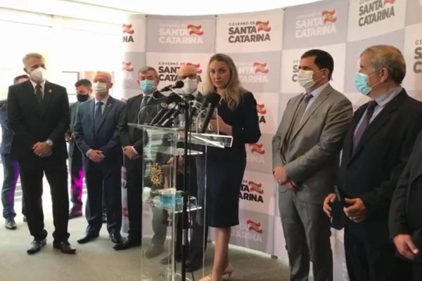 Discurso de Daniela Reinehr, governadora interina de Santa Catarina