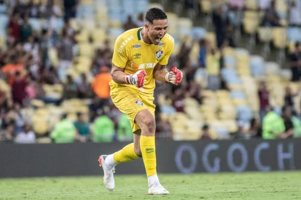 Goleiro Pedro Rangel do Fluminense comemora gol
