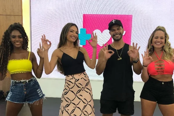 Mais Você: desengonçada, Patrícia Poeta dança e web não perdoa