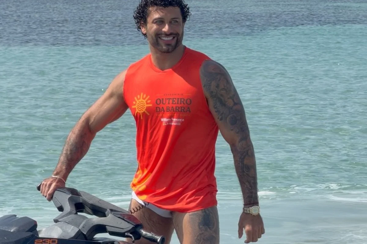 Jesus Luz posa com jet ski Jesus Luz posa com jet ski