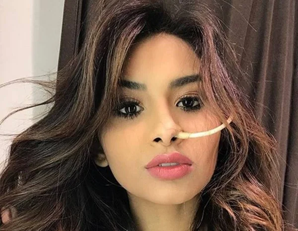 Modelo e influenciadora digital Nara Almeida morre aos 24 anos