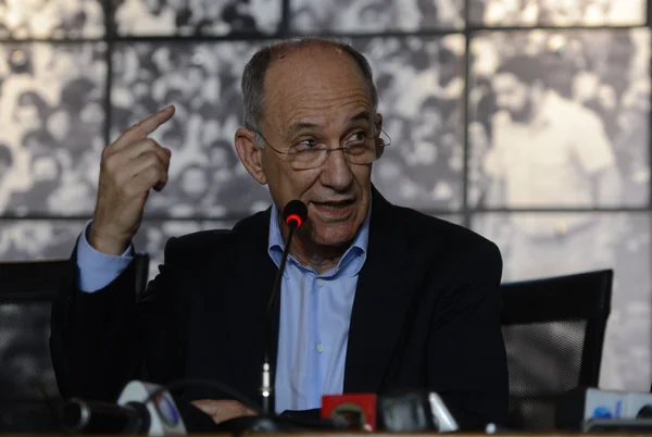 Rui Falcão diz que PT vai antecipar eleição interna