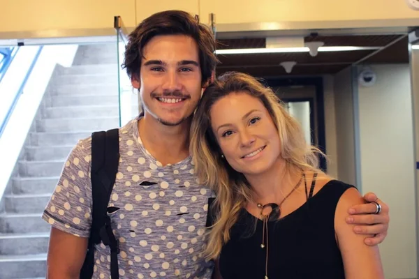 Mãe de Nicolas Prattes revela luta contra câncer: “Use protetor solar”