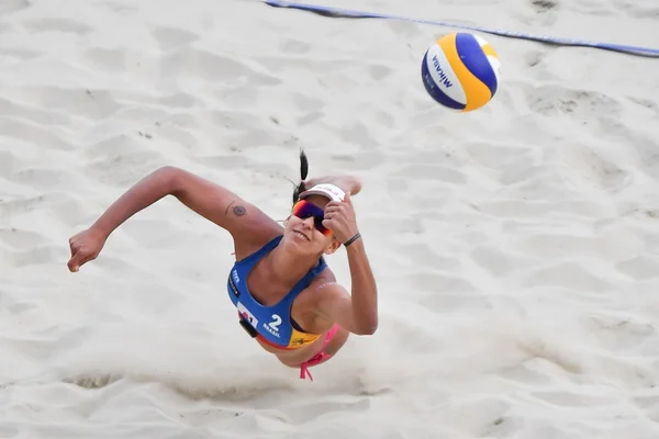 Duda é eleita a melhor jogadora do Mundial de vôlei de praia