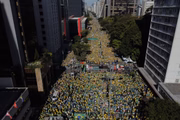 Imagem aéreas da Avenida Paulista durante ato bolsonarista