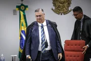 A Primeira Turma do Supremo Tribunal Federal (STF) retomou, na manhã desta terça-feira (21/10), o julgamento do núcleo 4, conhecido como o grupo de desinformação, no âmbito do processo referente à tentativa de golpe de Estado após as eleições de 2022. No total, são sete réus acusados pela Procuradoria-Geral da República (PGR) de propagar notícias falsas sobre as urnas eletrônicas.