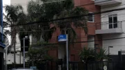 Apesar do novo nome da rua só ter sido oficializado este ano, a “Rua do Samba” já é conhecida no local desde a década de 1980, quando o sambista Carlos Alberto Tobias teve a ideia de transformar uma rua do bairro em um espaço de lazer voltado ao gênero musical