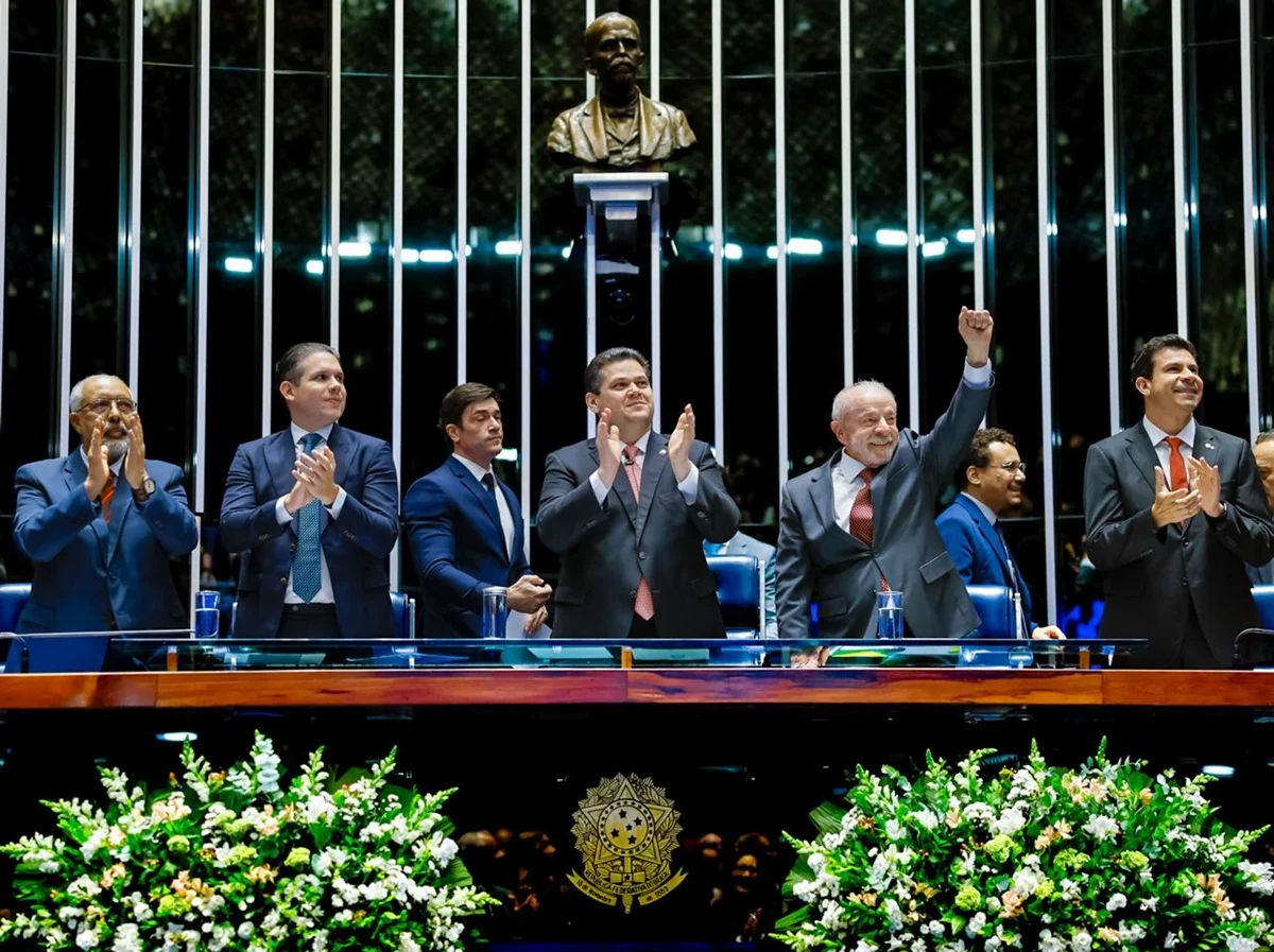 Cerimônia de Promulgação das Propostas de Emenda à Constituição que Põem Fim à Escala de Trabalho 6x1 Cerimônia de Promulgação das Propostas de Emenda à Constituição que Põem Fim à Escala de Trabalho 6x1