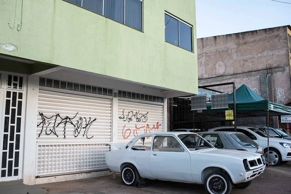 Distritais usam verba indenizatória para manter escritórios fechados