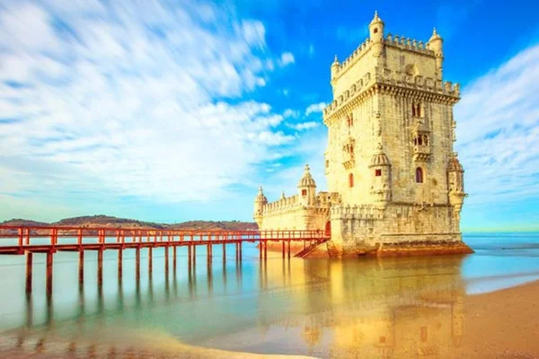 Voos diretos para Portugal a partir de R$ 2.096 com bagagem incluída