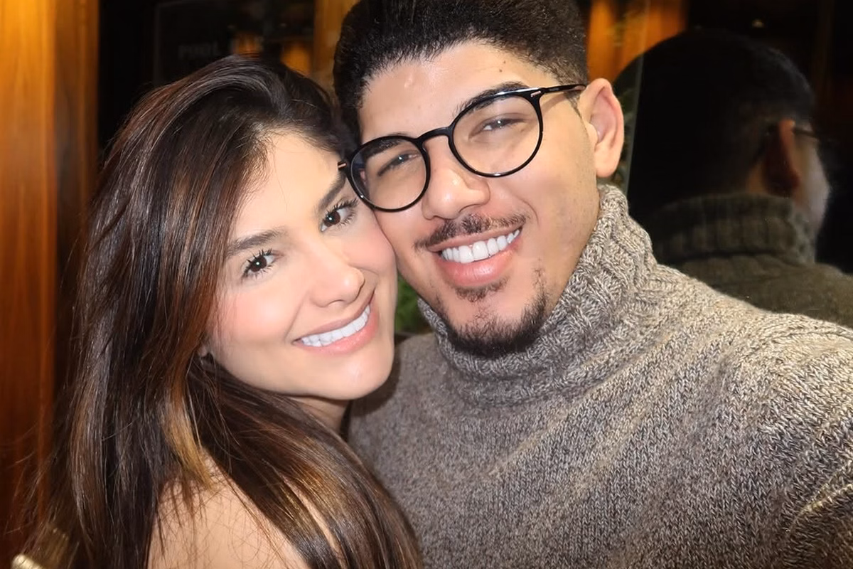 Zé Vaqueiro e a esposa, Ingra Soares posam juntos e sorridentes - Metrópoles