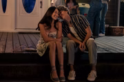 Belly (Lola Tung) e Jeremiah (Gavin Casalegno) em O Verão que Mudou a Minha Vida — Prime Vídeo
