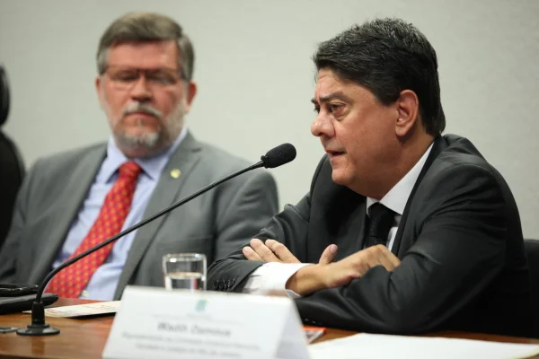 Para deputados petistas, STF abriu precedente ‘perigoso’ com prisão de Delcídio