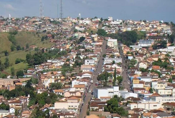 Covid-19: cidade mineira proíbe venda de bebidas e impõe toque de recolher