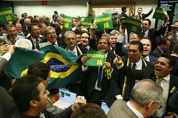 Apesar de derrota na comissão, governo acredita em vitória no plenário