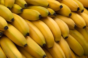 Uma das frutas mais consumidas nos lares brasileiros pode ser perigosa para quem tem problemas hepáticos 