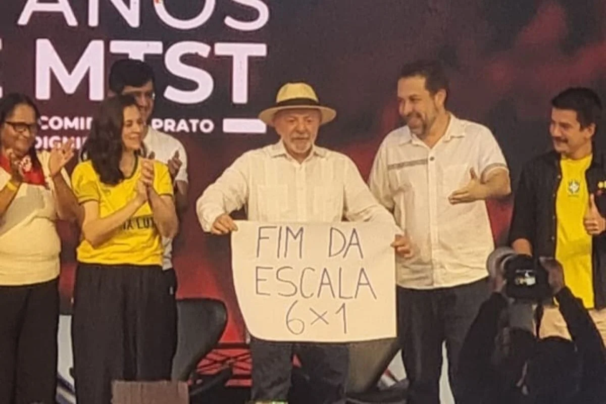 O presidente Luiz Inácio Lula da Silva em evento do MTST, em Taboão da Serra, região metropolitana de São Paulo O presidente Luiz Inácio Lula da Silva em evento do MTST, em Taboão da Serra, região metropolitana de São Paulo